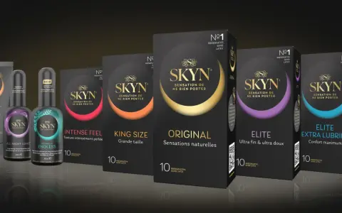 Różne rodzaje prezerwatyw SKYN: Original, Intense Feel, King Size, Elite, Elite Extra Lubricated, a także żele Oriental Touch, All Night Long i Naturally Endless.